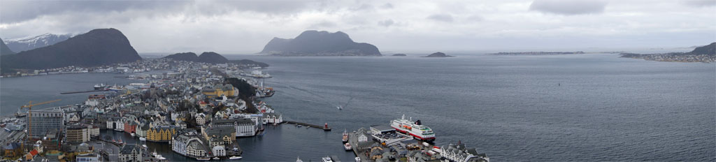 Ein Panoramablick auf Alesund. Panorama Alesund