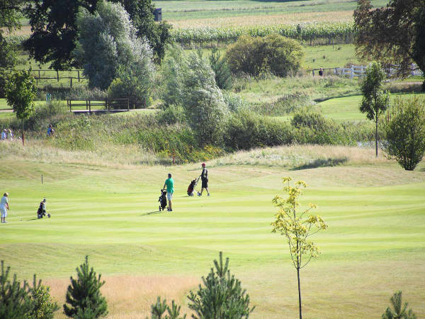 Der hoteleigene Golfplatz des Schoss-Hotels