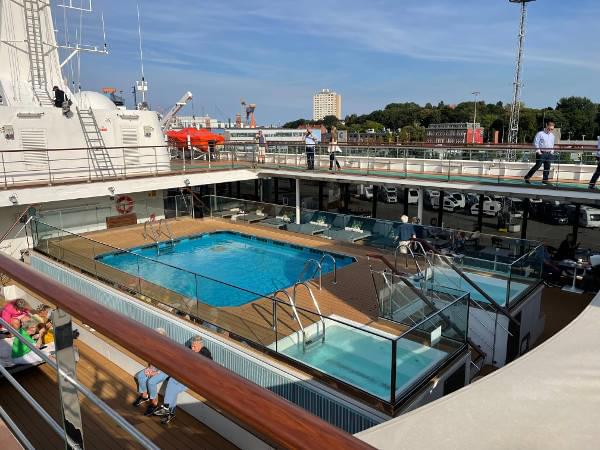 Blick auf das Pooldeck Blick auf das Pooldeck